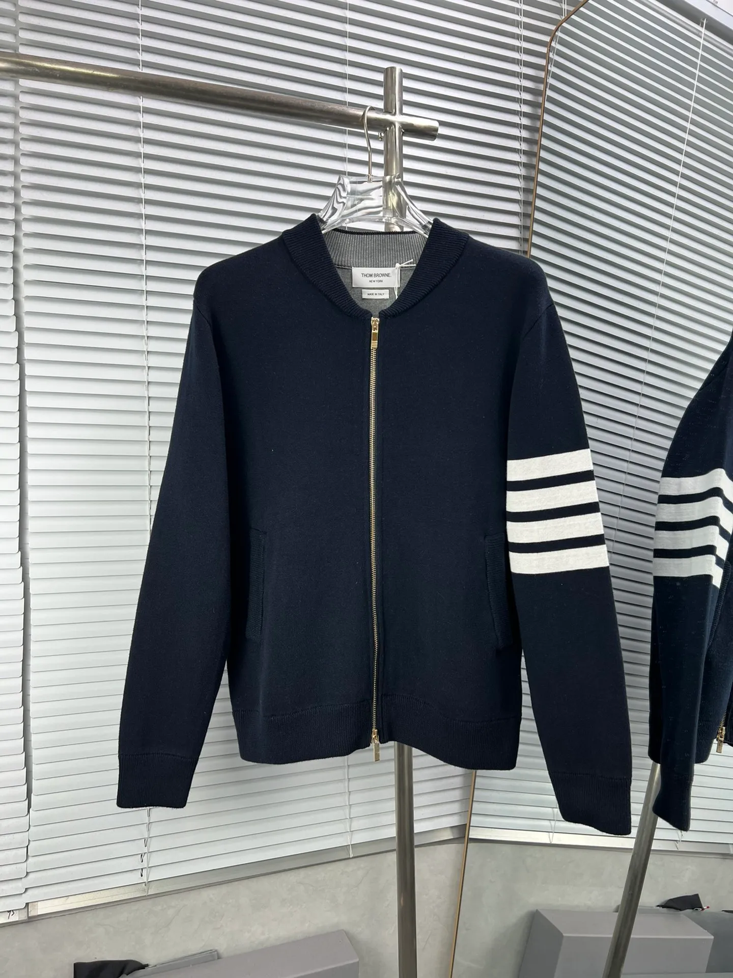 THOM BROWNENew Arrival 100% 3 Same Style SIZE:1/2/3/4 COLOUR: Gray Navy Blue